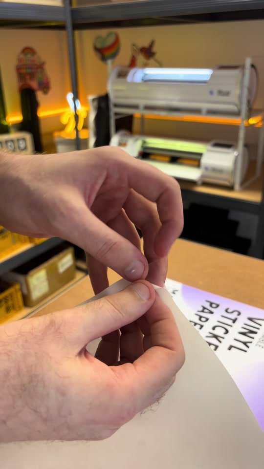 Tre teknikker at prøve, når du laminerer dine klistermærker eller tryk - Stickiply